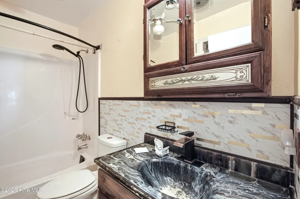 528 Oci Drive Jacksonville, NC 28540