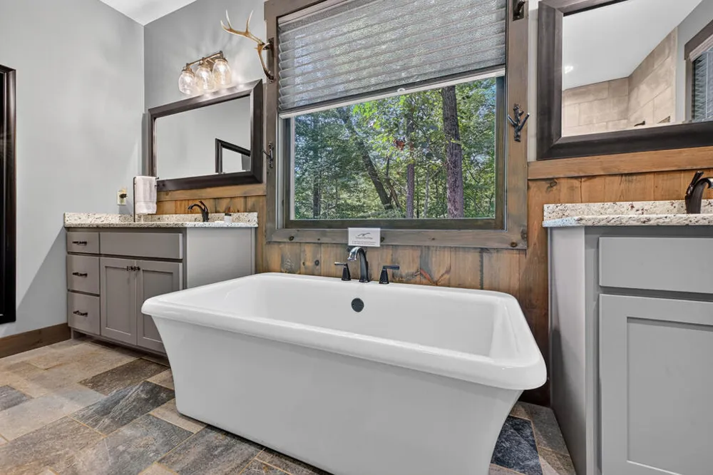 199 Hiawatha Trail N Blue Ridge, GA 30513