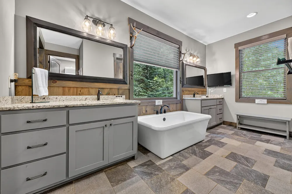 199 Hiawatha Trail N Blue Ridge, GA 30513