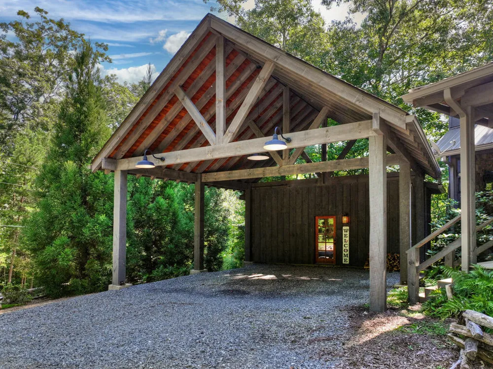 199 Hiawatha Trail N Blue Ridge, GA 30513
