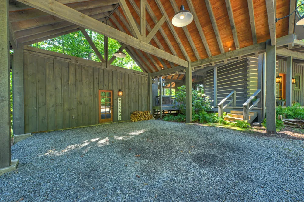 199 Hiawatha Trail N Blue Ridge, GA 30513