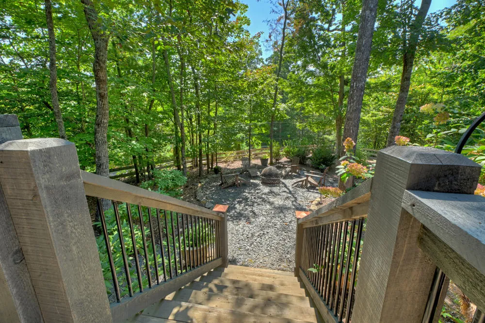 199 Hiawatha Trail N Blue Ridge, GA 30513