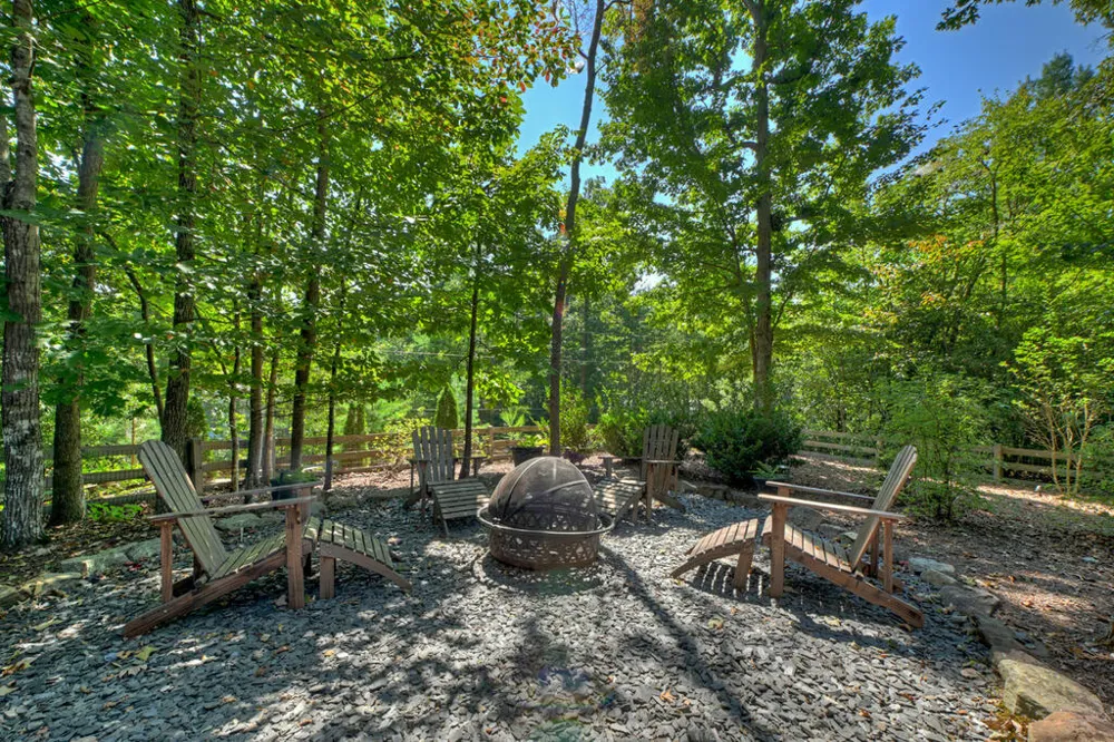 199 Hiawatha Trail N Blue Ridge, GA 30513