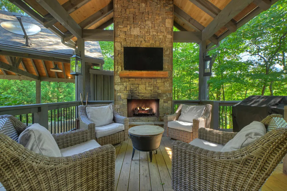 199 Hiawatha Trail N Blue Ridge, GA 30513