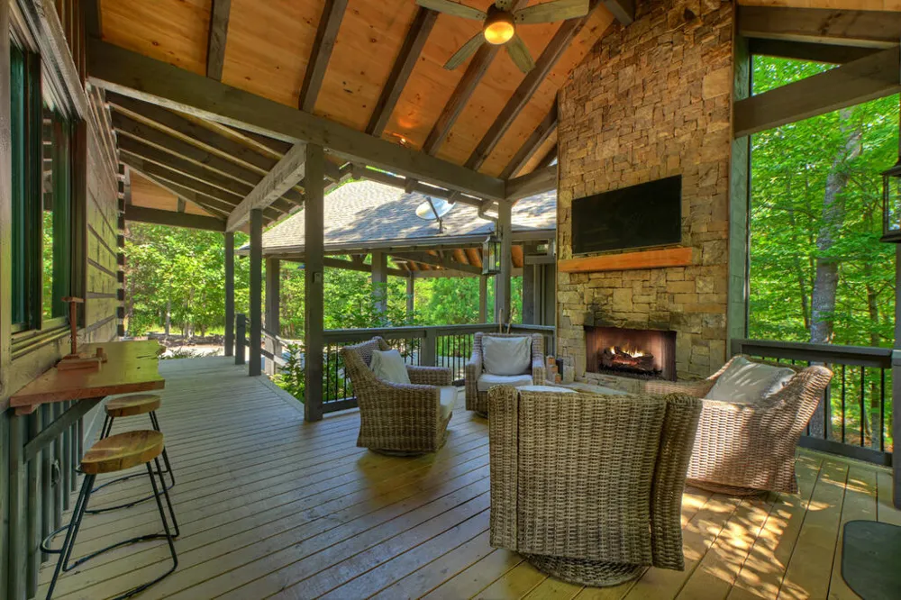199 Hiawatha Trail N Blue Ridge, GA 30513