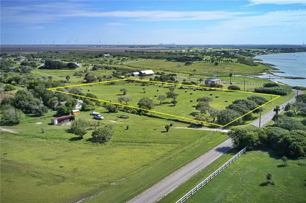9544 County Road 2250 Taft, TX 78390