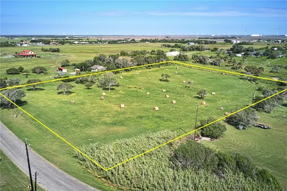 9544 County Road 2250 Taft, TX 78390