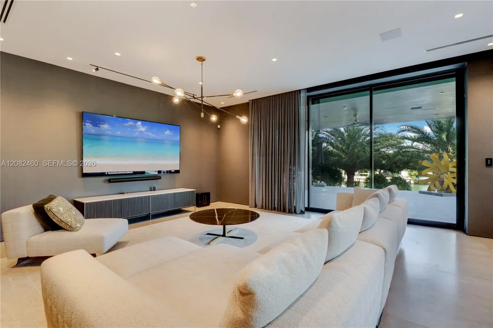 131 Cape Florida Dr Key Biscayne, FL 33149