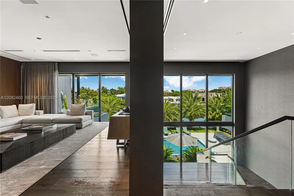 131 Cape Florida Dr Key Biscayne, FL 33149