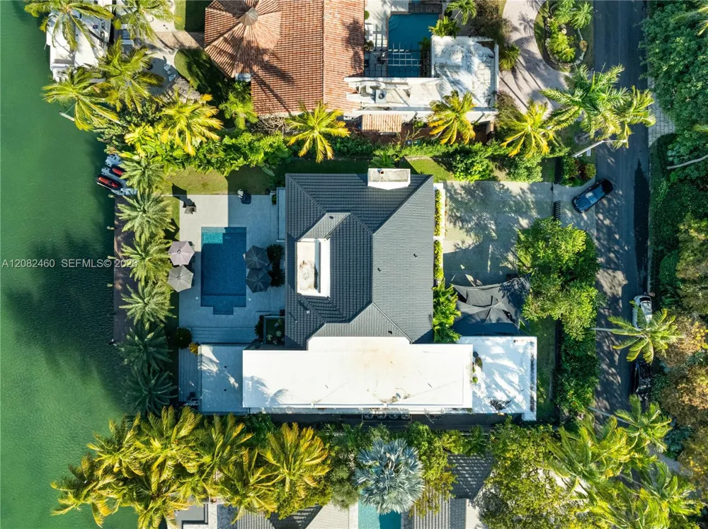 131 Cape Florida Dr Key Biscayne, FL 33149