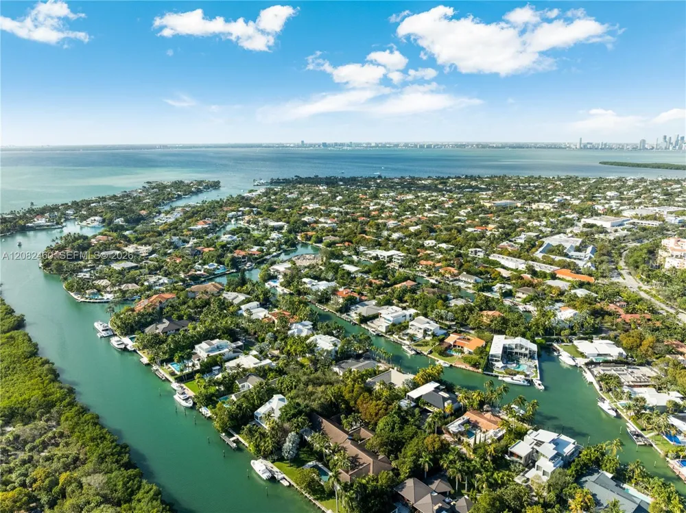 131 Cape Florida Dr Key Biscayne, FL 33149