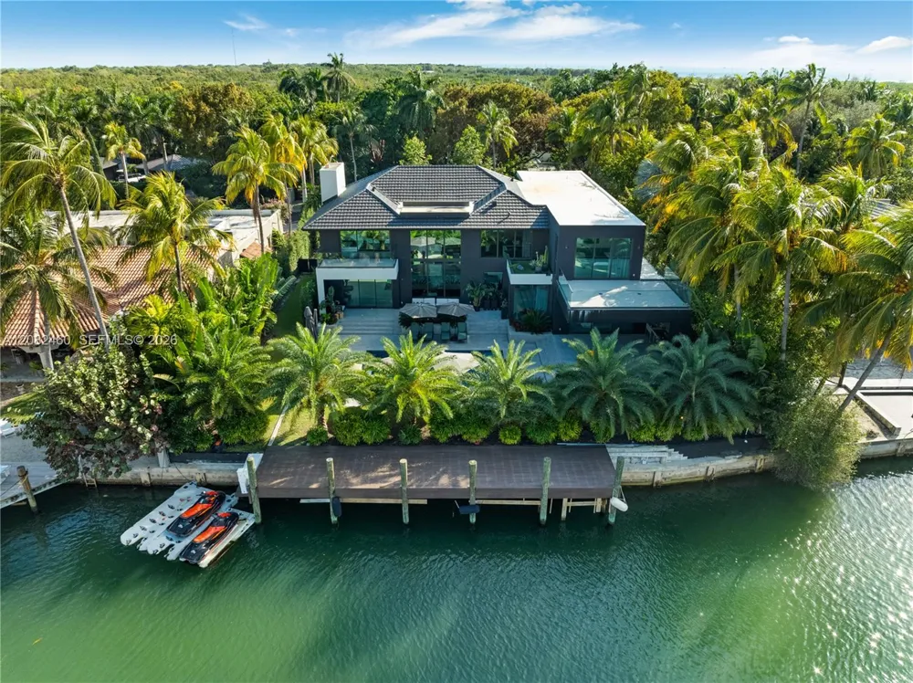 131 Cape Florida Dr Key Biscayne, FL 33149