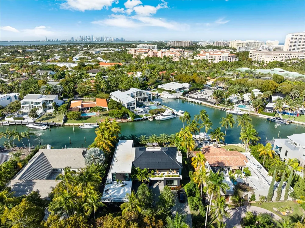 131 Cape Florida Dr Key Biscayne, FL 33149