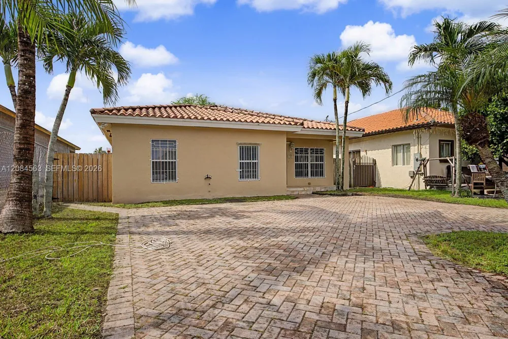 309 SW 2nd St Florida City, FL 33034
