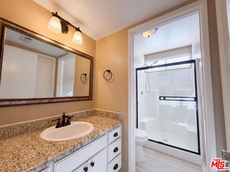 5539 W Avenue L6 Lancaster, CA 93536