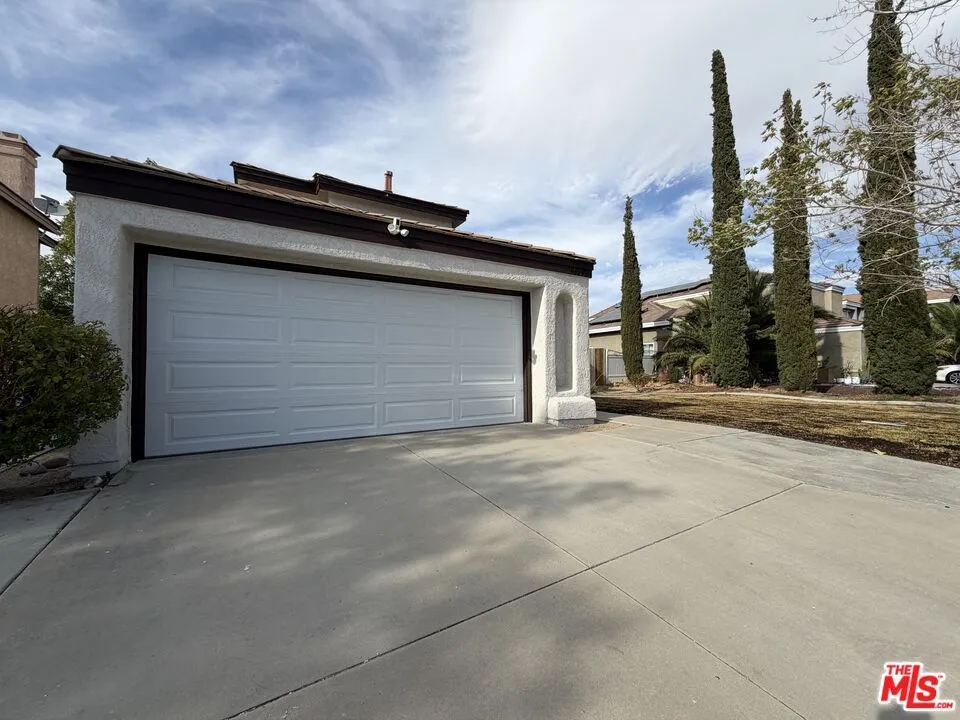 5539 W Avenue L6 Lancaster, CA 93536