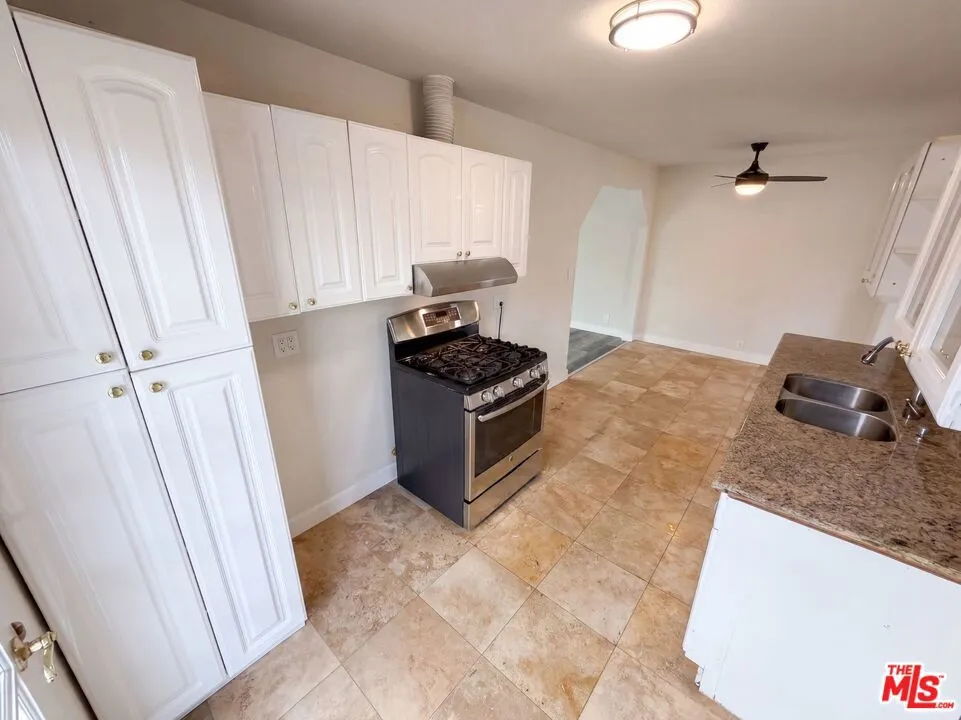 1426 S Rita Way Santa Ana, CA 92704