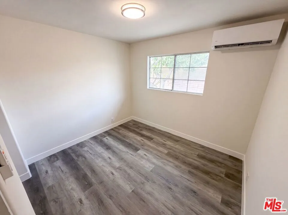 1426 S Rita Way Santa Ana, CA 92704