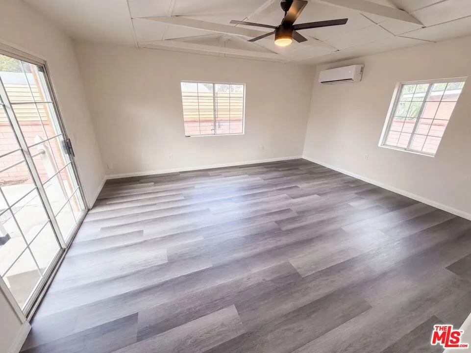 1426 S Rita Way Santa Ana, CA 92704