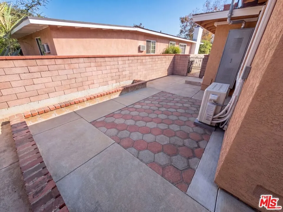 1426 S Rita Way Santa Ana, CA 92704