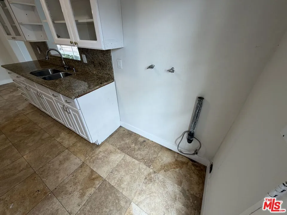 1426 S Rita Way Santa Ana, CA 92704