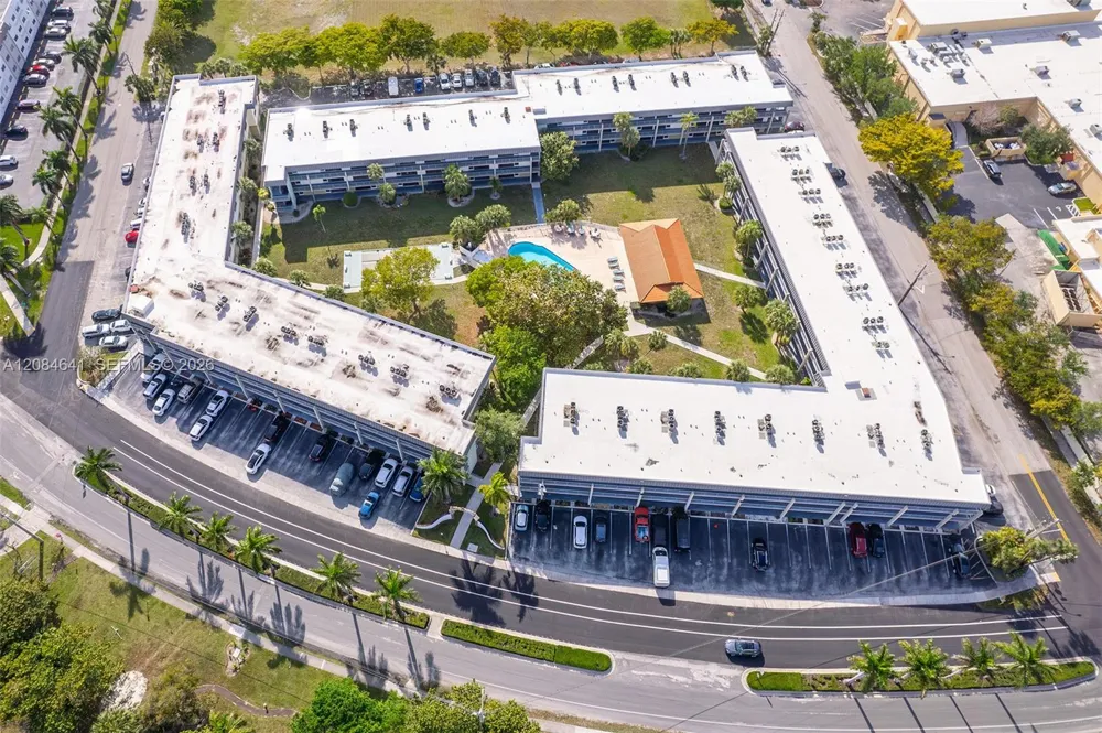 250 Layne Blvd #205 Hallandale Beach, FL 33009