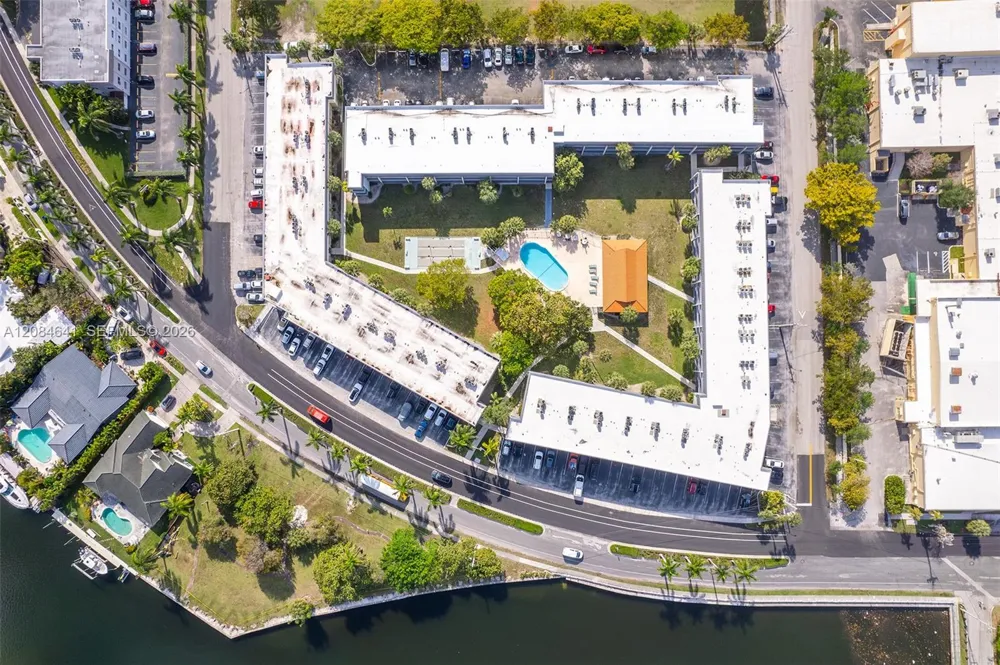 250 Layne Blvd #205 Hallandale Beach, FL 33009