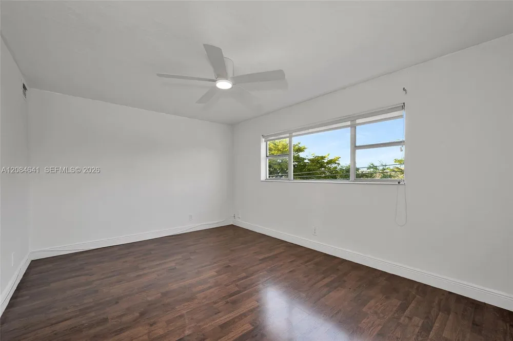 250 Layne Blvd #205 Hallandale Beach, FL 33009