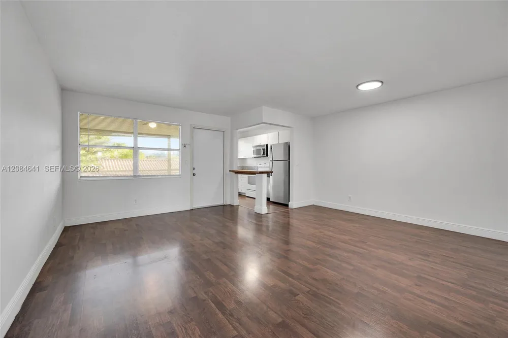 250 Layne Blvd #205 Hallandale Beach, FL 33009