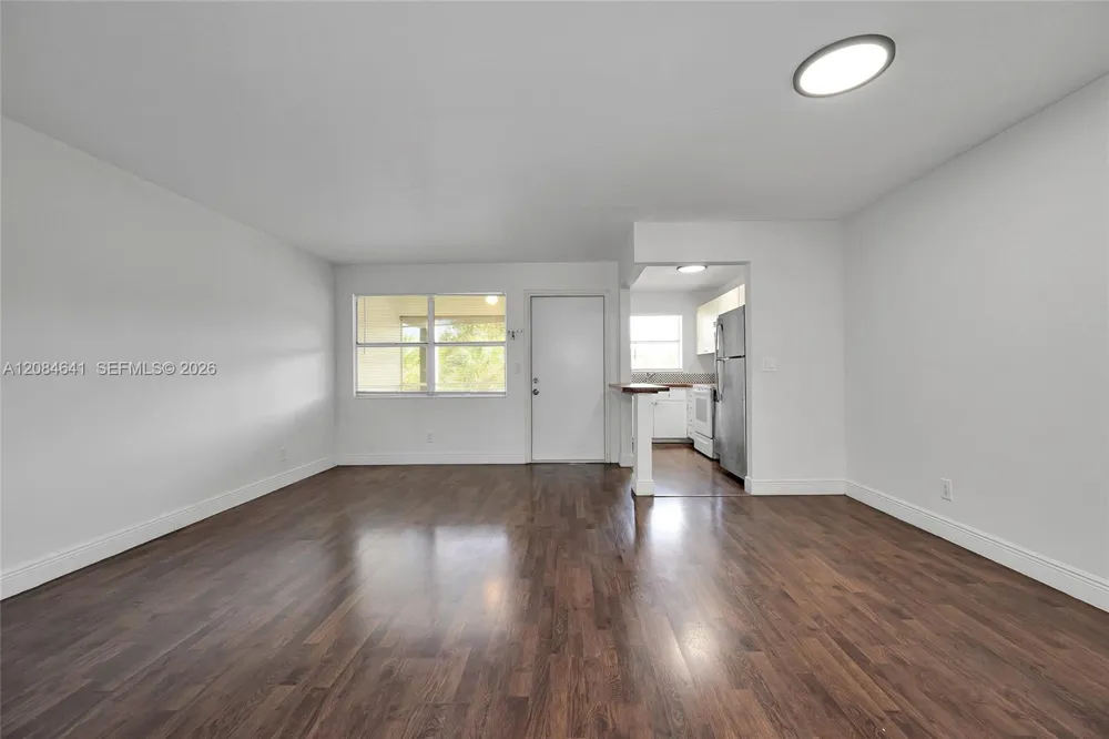 250 Layne Blvd #205 Hallandale Beach, FL 33009