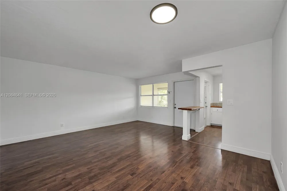 250 Layne Blvd #205 Hallandale Beach, FL 33009
