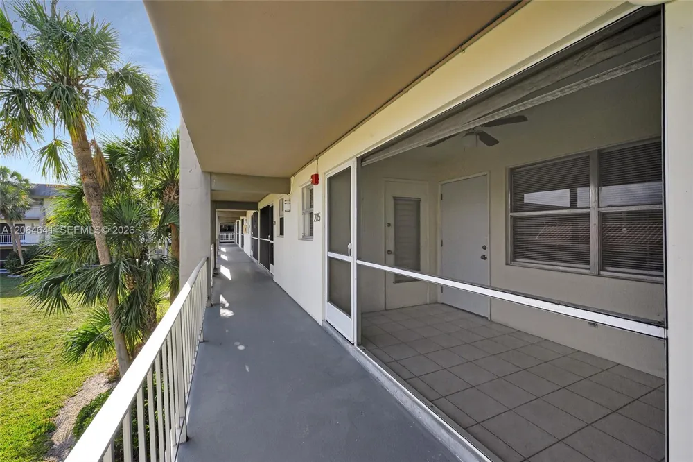 250 Layne Blvd #205 Hallandale Beach, FL 33009