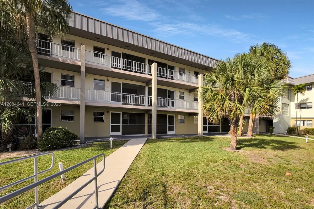 250 Layne Blvd #205 Hallandale Beach, FL 33009