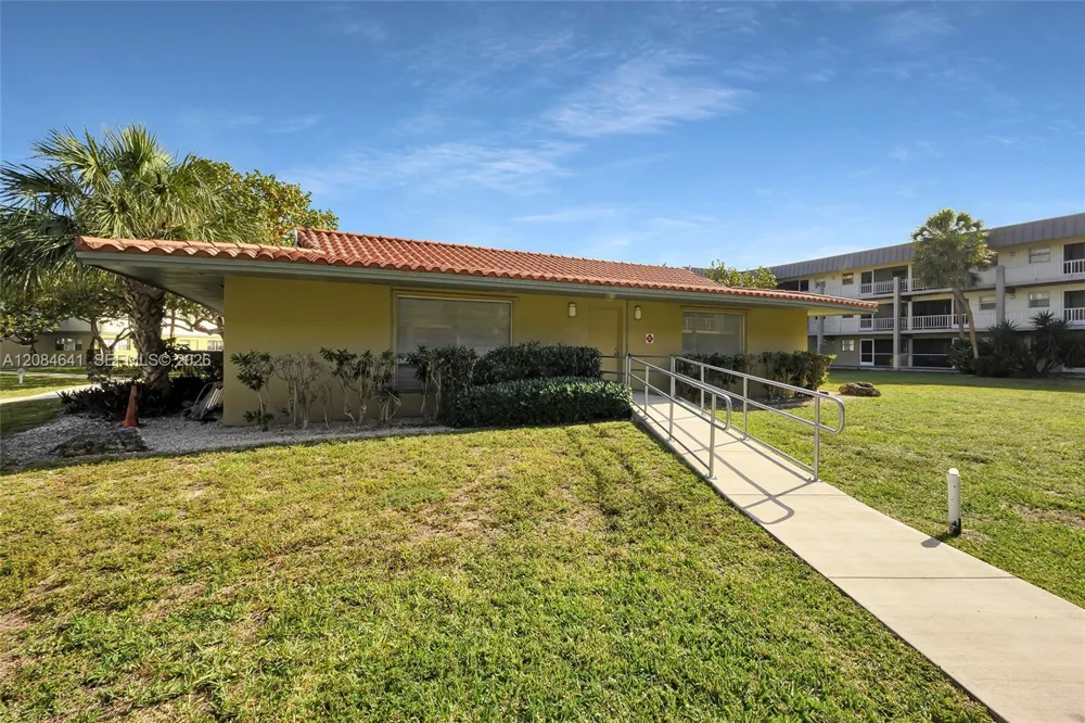 250 Layne Blvd #205 Hallandale Beach, FL 33009