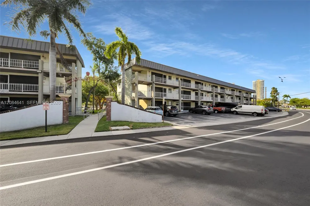 250 Layne Blvd #205 Hallandale Beach, FL 33009