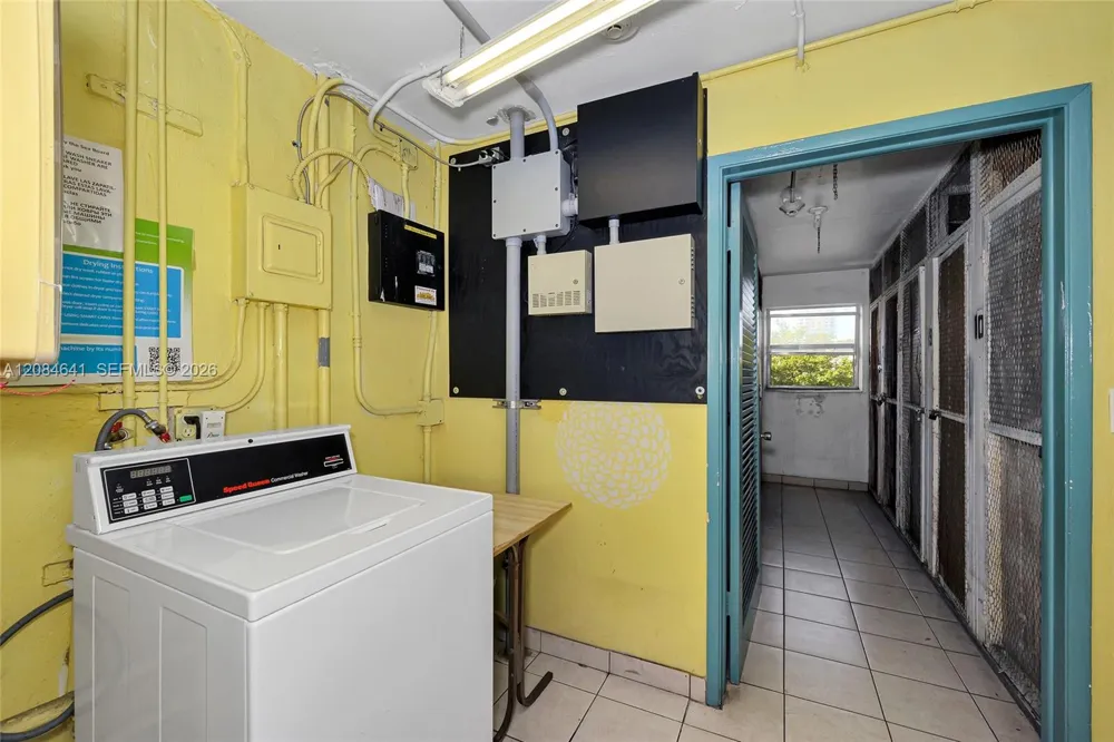 250 Layne Blvd #205 Hallandale Beach, FL 33009