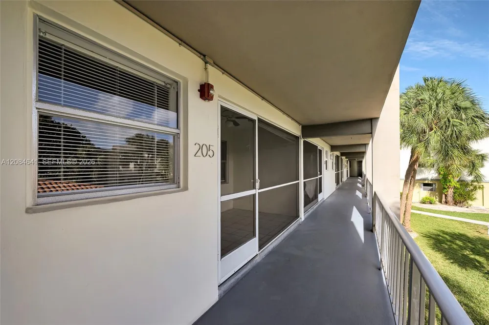 250 Layne Blvd #205 Hallandale Beach, FL 33009