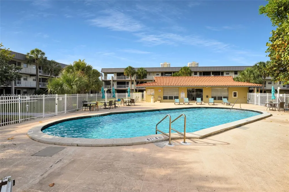 250 Layne Blvd #205 Hallandale Beach, FL 33009