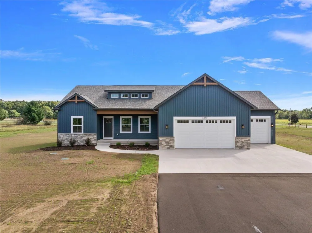 6440 17 Mile Road NE Cedar Springs, MI 49319