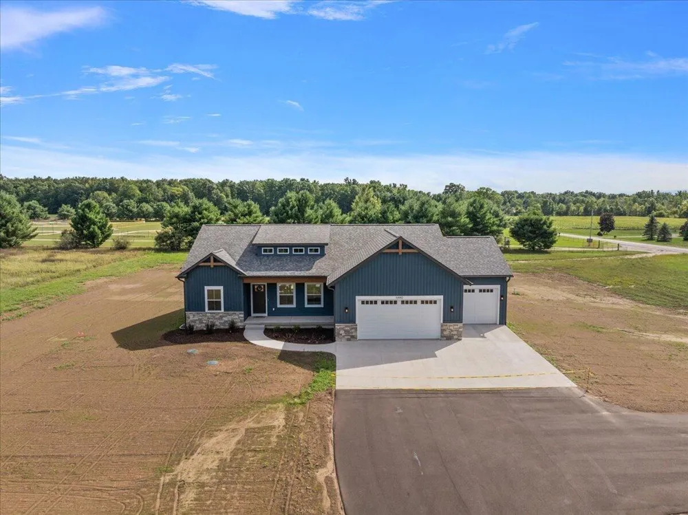 6440 17 Mile Road NE Cedar Springs, MI 49319