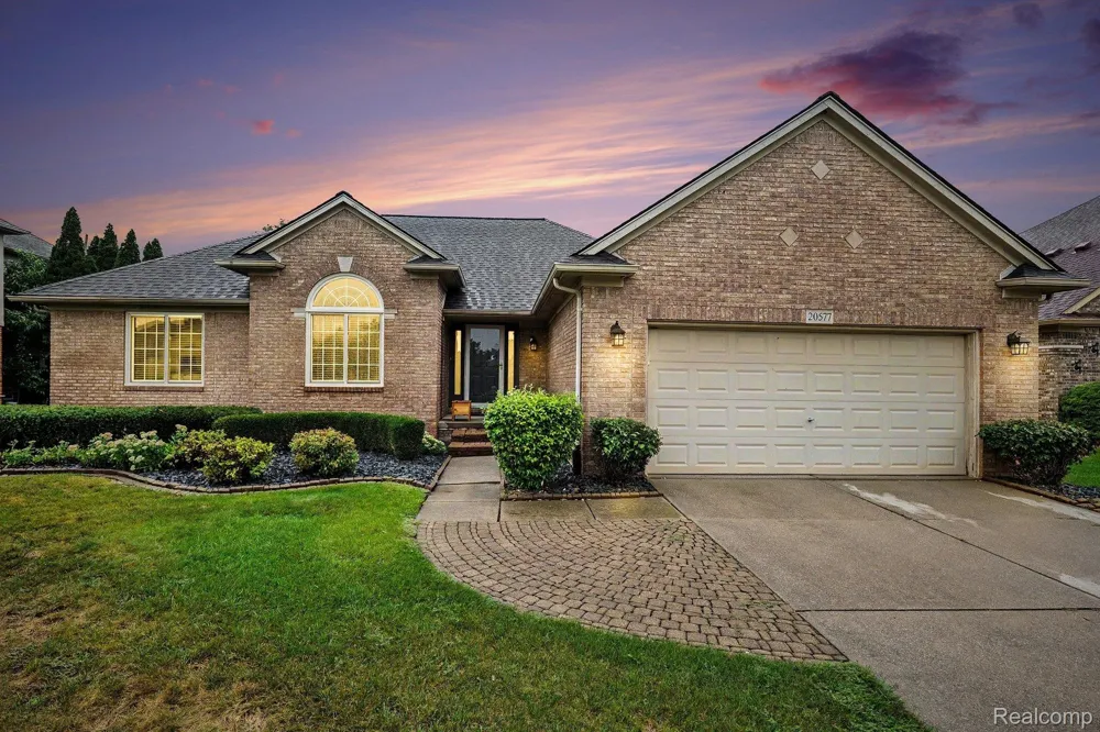 20577 Sherwood Drive Macomb Township, MI 48044