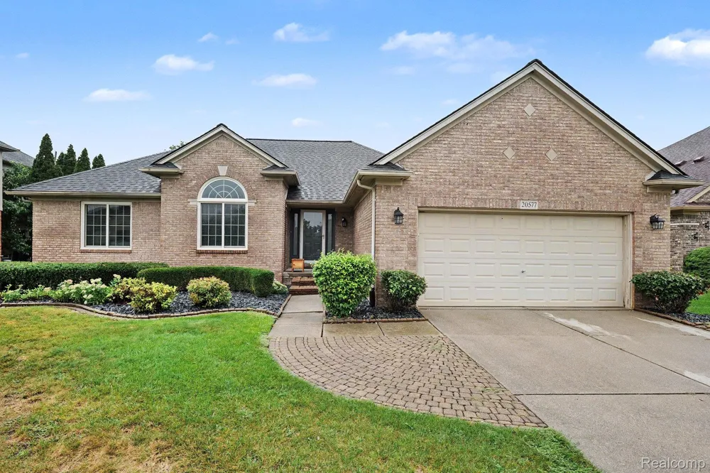 20577 Sherwood Drive Macomb Township, MI 48044