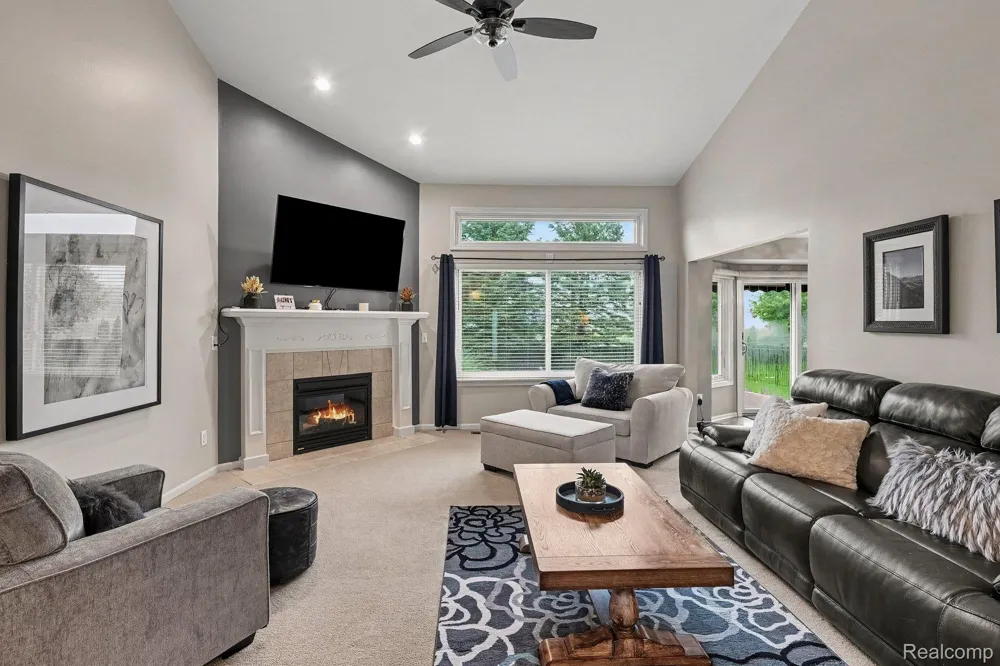 20577 Sherwood Drive Macomb Township, MI 48044