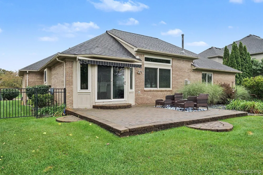 20577 Sherwood Drive Macomb Township, MI 48044