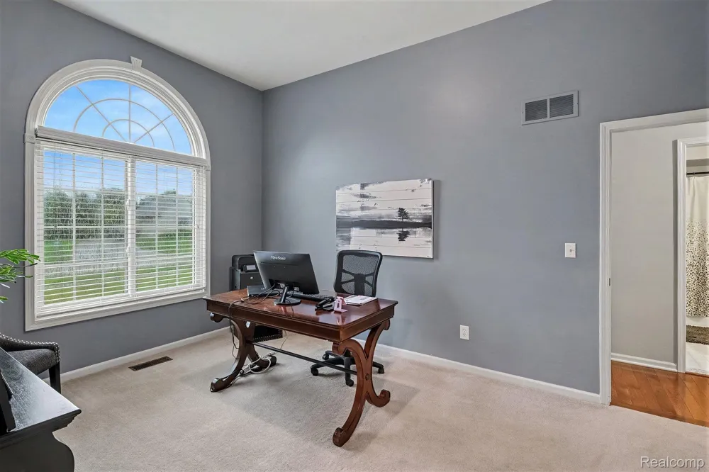 20577 Sherwood Drive Macomb Township, MI 48044