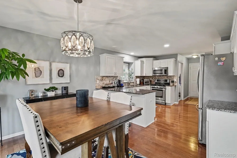 20577 Sherwood Drive Macomb Township, MI 48044