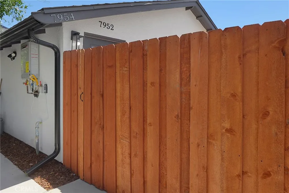 7950 Sausalito Avenue West Hills, CA 91304