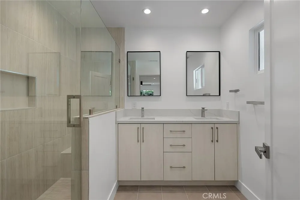 7950 Sausalito Avenue West Hills, CA 91304