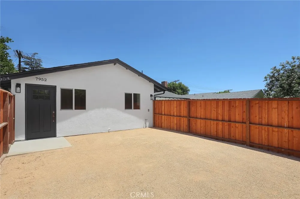 7950 Sausalito Avenue West Hills, CA 91304
