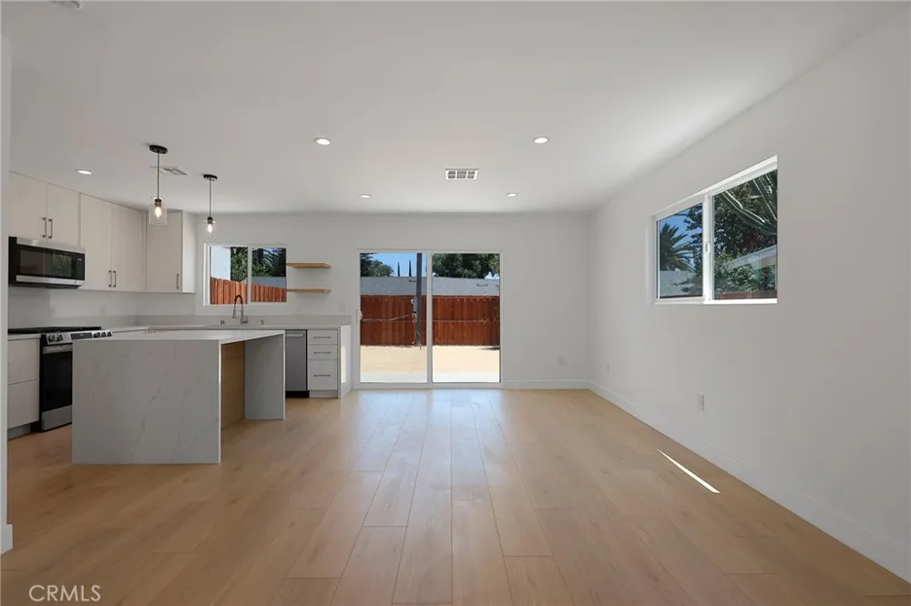 7950 Sausalito Avenue West Hills, CA 91304